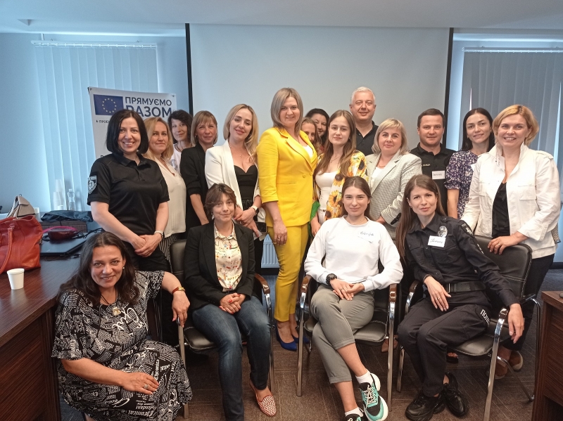 Працюємо над забезпеченням життєздатності планів з протидії онлайн-насильству щодо дітей та підлітків на регіональному рівні